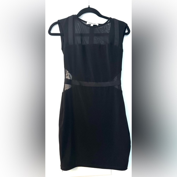 Elizabeth & James - Black
Mesh Trim Dress - Picture 3 of 7